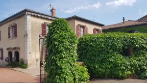 Belles demeures à vendre de 7.21 HA - beaujolais