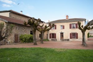 Belles demeures à vendre de 7.21 HA - beaujolais